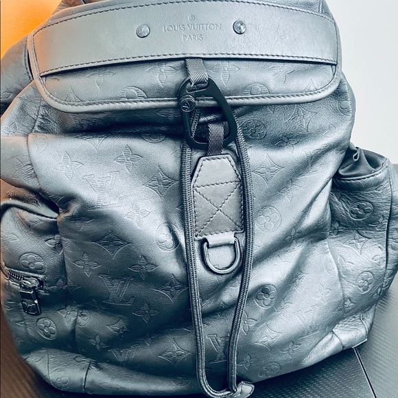 Black Louis Vuitton backpack - Picture 2 of 4